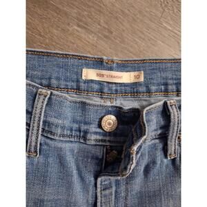 Levi's Women's 505 Straight Leg Jeans, Size 10, Light Wash **minor Flaw